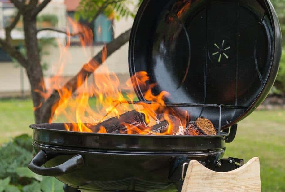 how-to-put-out-a-charcoal-grill