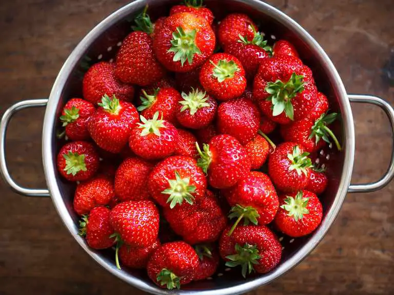 are-strawberries-acidic