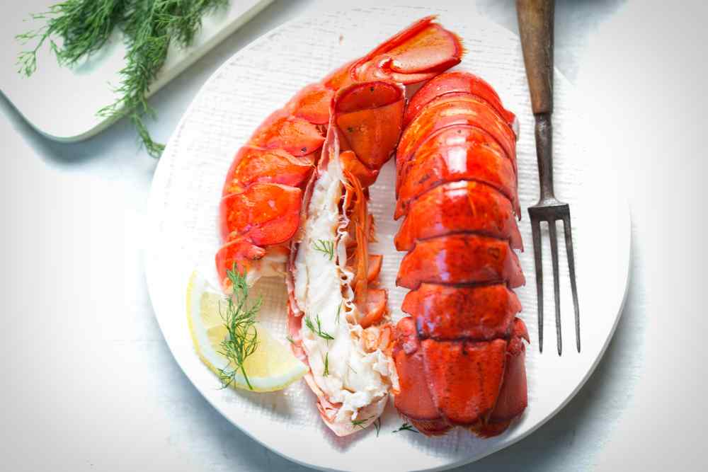 what-does-lobster-taste-like