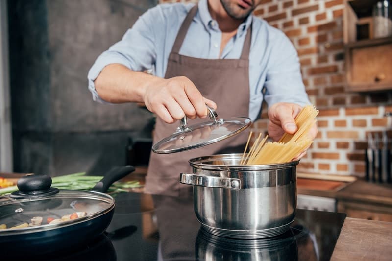 how to clean glass saucepan lids