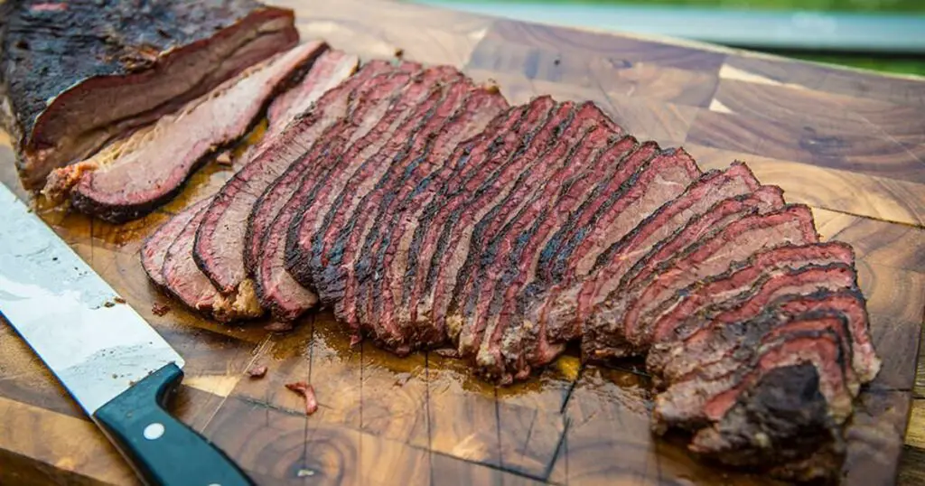 How to wrap a brisket in butcher paper (Easy steps) - The Trellis