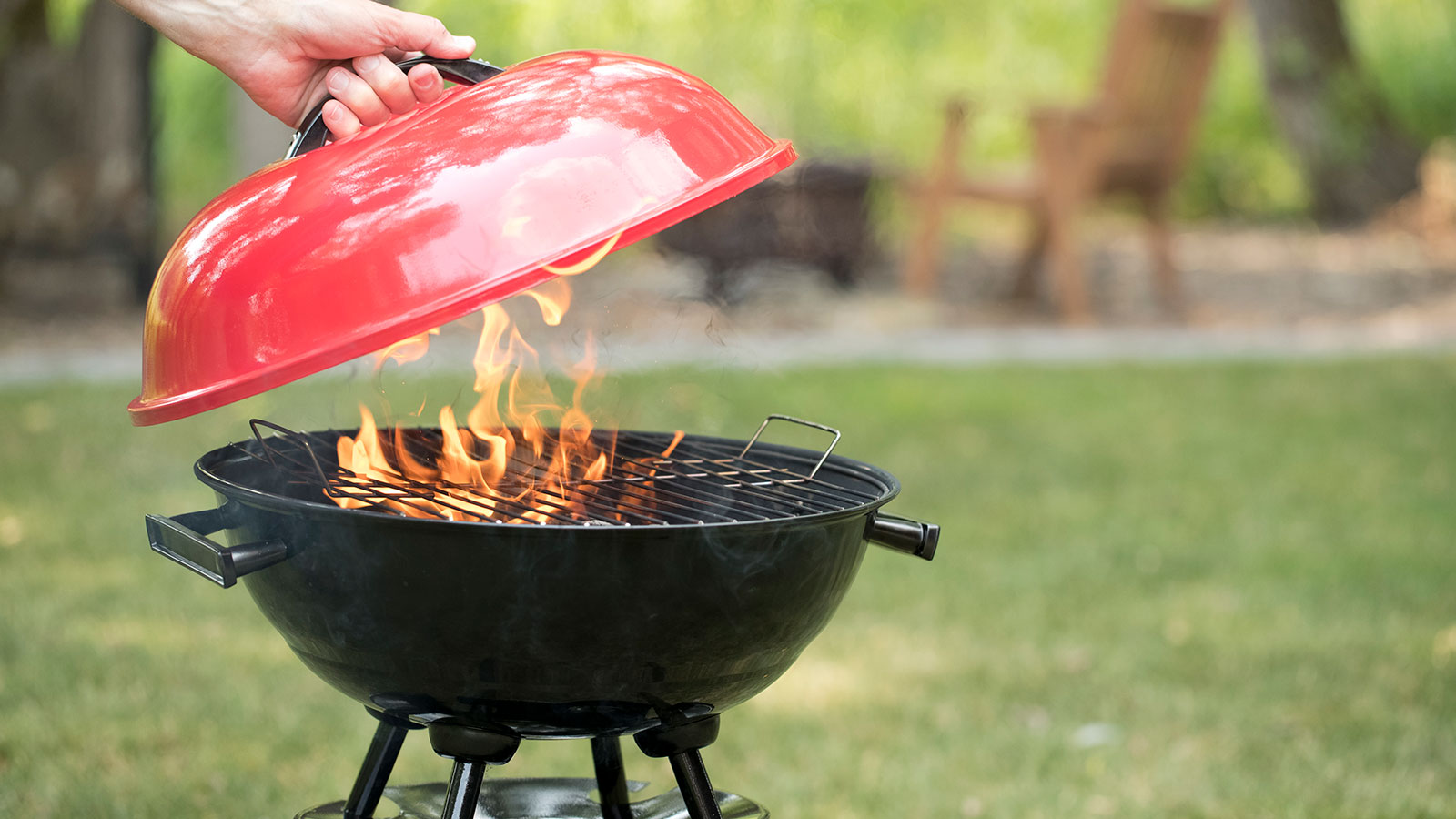 Grill lid clearance