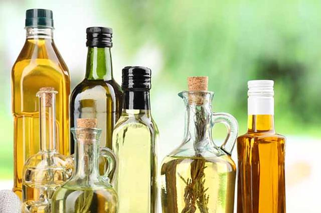 How does mixing two oils impacts the flavor of the food?