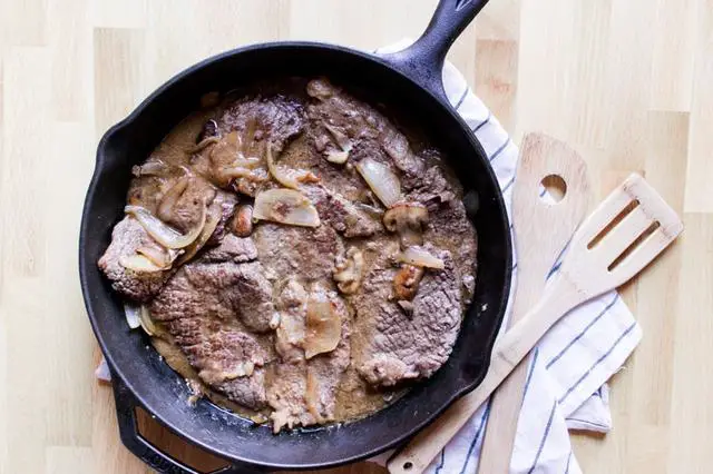 How to Cook Round Steak in Cast Iron Skillet