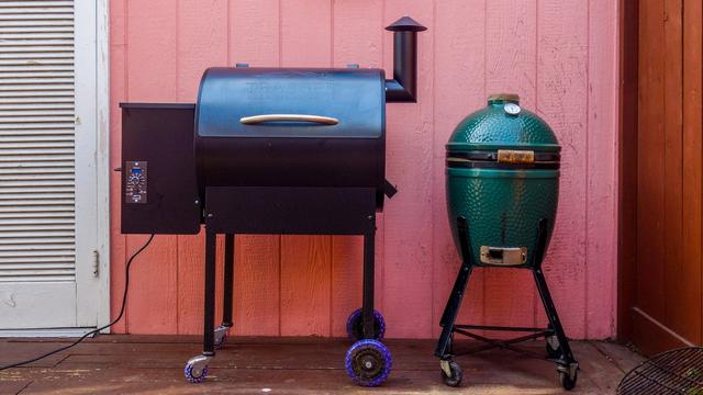 Big Green Egg Vs Traeger: Grill Comparison and Overview