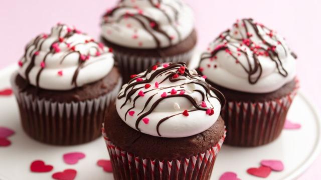Valentine’s Day Cupcakes & Desserts Ideas