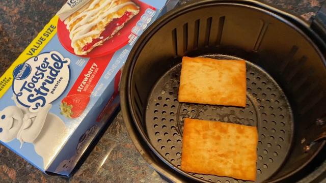 HOW TO MAKE TOASTER STRUDEL IN THE AIR FRYER
