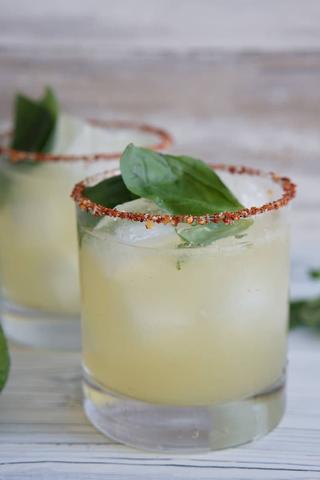 How to Make an Oaxacan Mezcal Cocktail