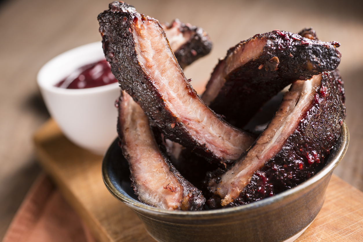 Smoking Pork Ribs on the Weber Kettle