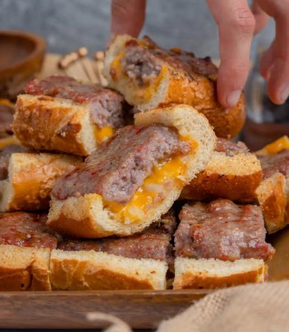 HOW TO MAKE A GRILLED BRAT BREAD TAILGATE APPETIZER