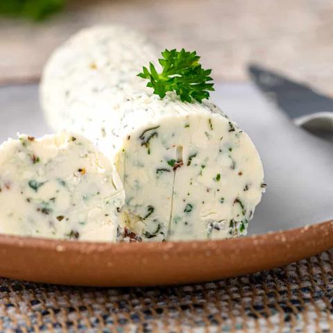 HOW TO MAKE BLUE CHEESE BUTTER